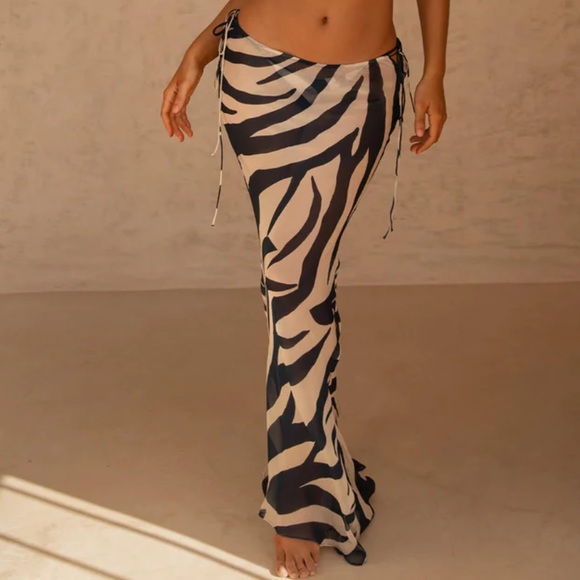 Lazure Skirt x Rat & Boa - Picture 2 of 3